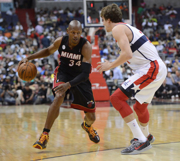 残奥健儿乘巴士游行 吸引约3000人到四地点支持