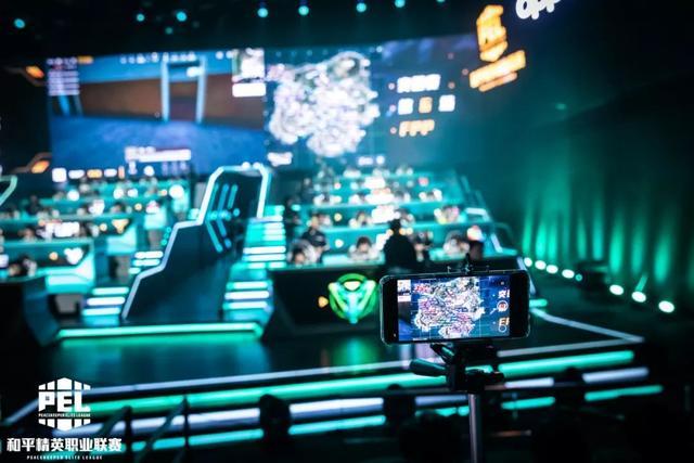 借低能见度 借低能见度